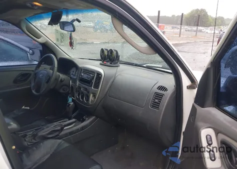 2005 Ford Escape Xlt z USA, uszkodzony, nr VIN 1FMCU03195KB11045